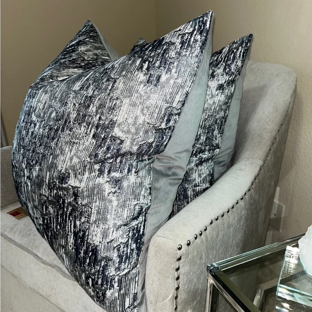 1-NWT CALDEIRA ABSTRACT DESIGN DECORATIVE PILLOWS (Read description for details)